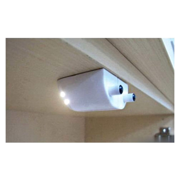Feton LED courtesy light automatic activation