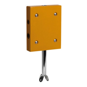 Outboard bracket f pushpit mounting
