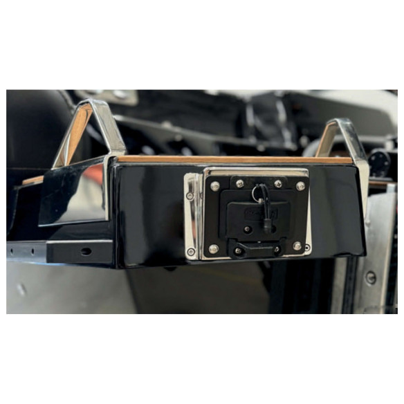 Integrated transom ladder step ATTWOOD