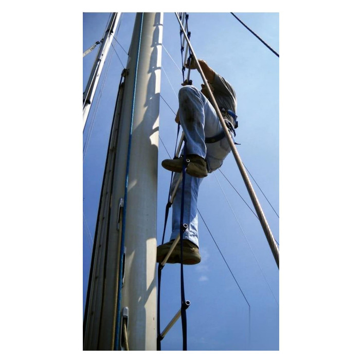 Antitorsion climbing ladder masts ladder